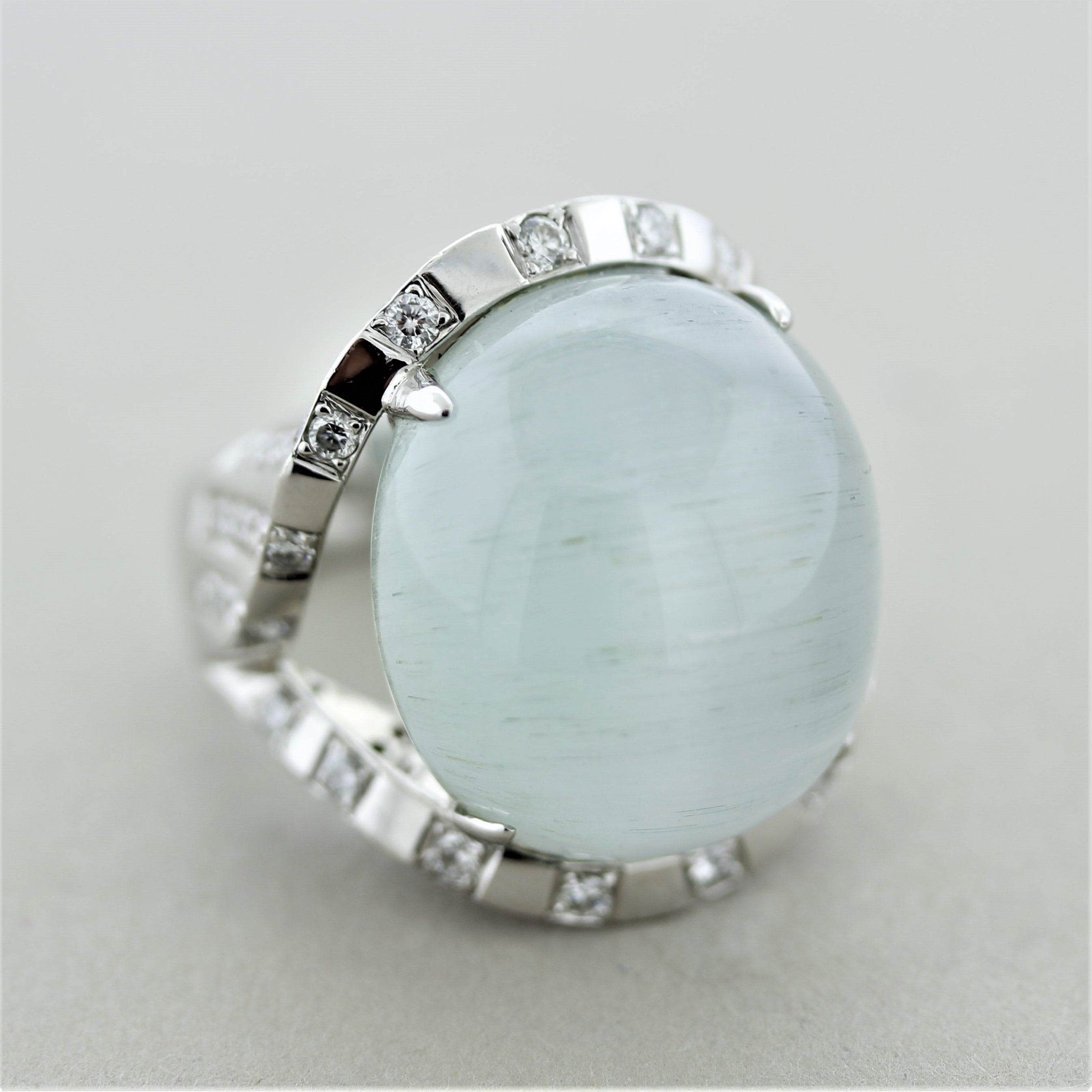 Rare Cat’s Eye Aquamarine Diamond Gold Cocktail Ring