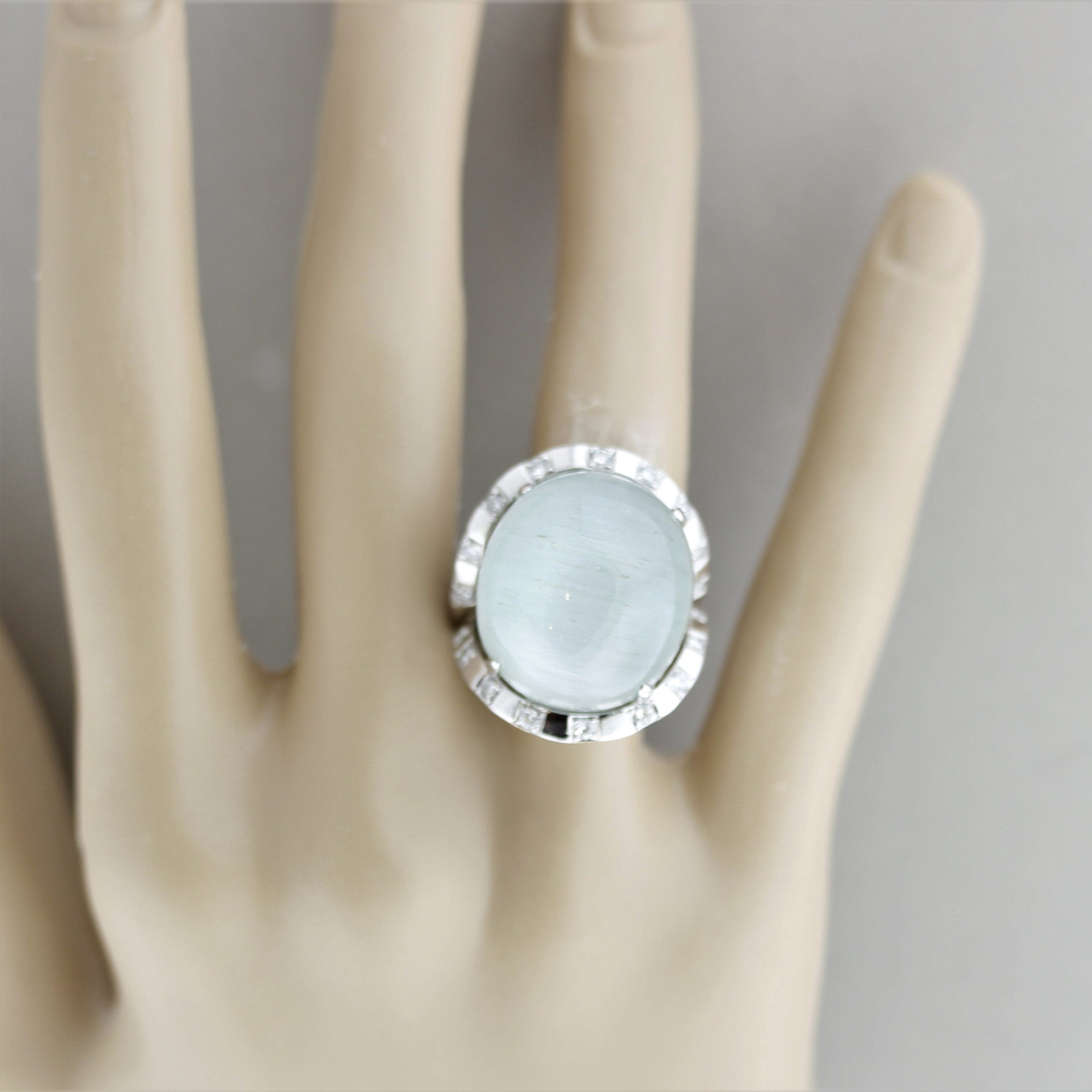 Rare Cat’s Eye Aquamarine Diamond Gold Cocktail Ring