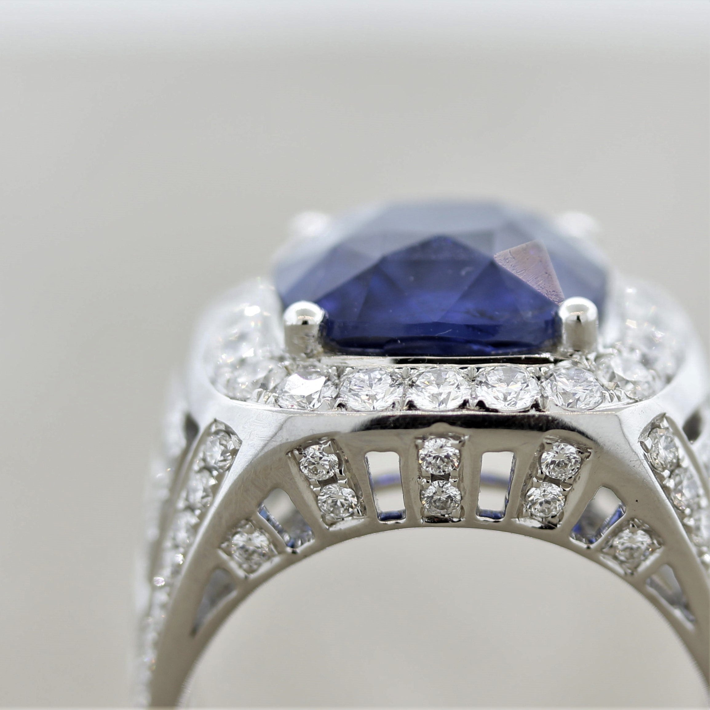 Fine Blue Sapphire Diamond Gold Ring, SSEF, GIA & Lotus Certified