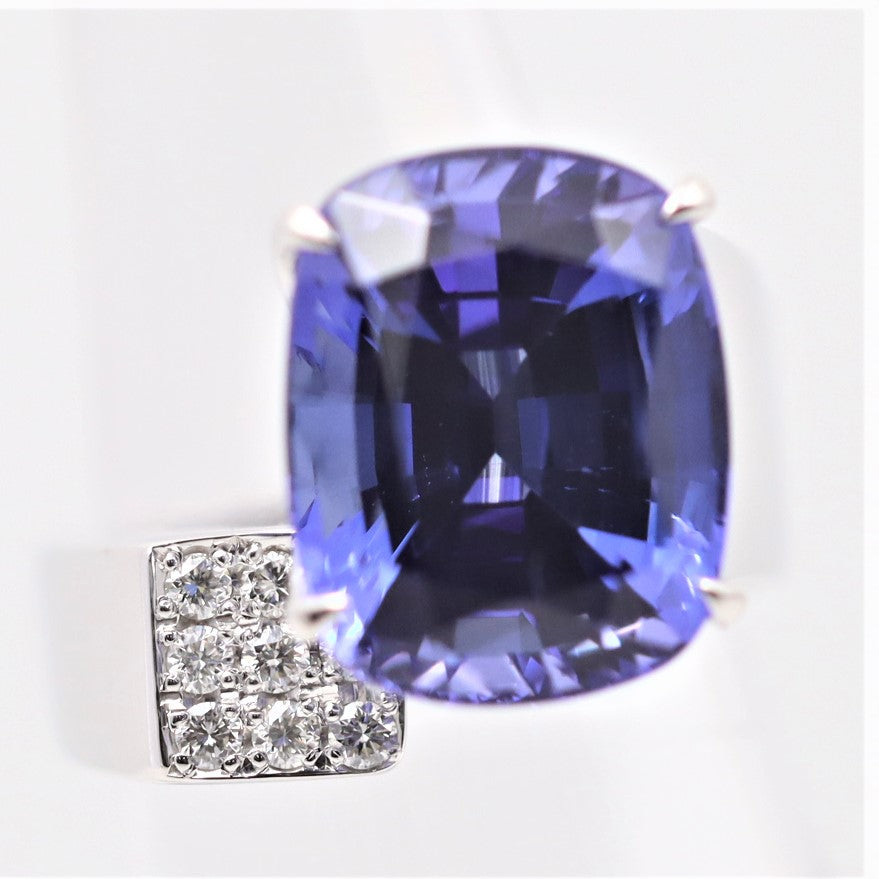 Modern Tanzanite Diamond Platinum Ring