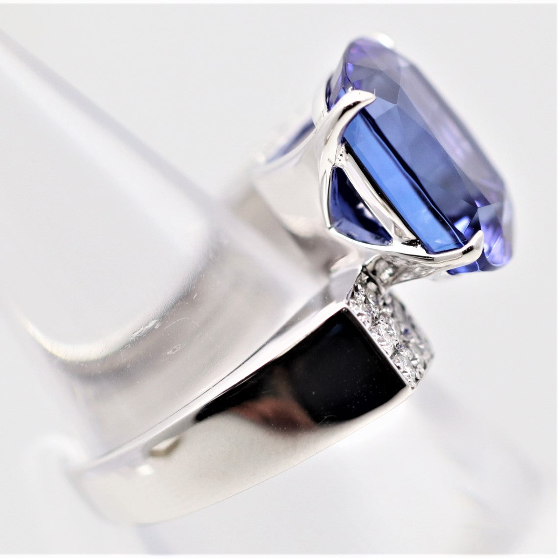 Modern Tanzanite Diamond Platinum Ring