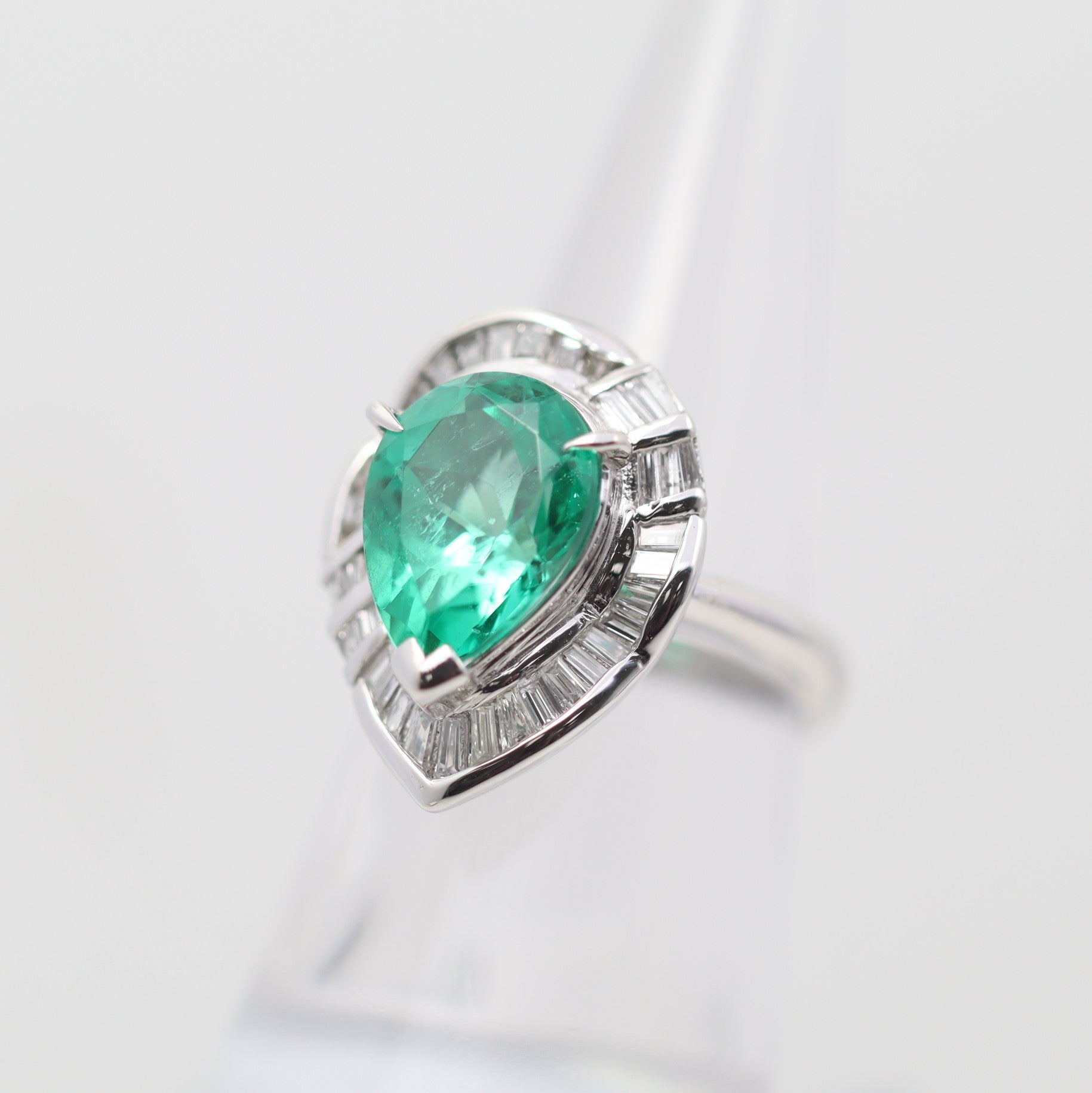 Fine Colombian Emerald Diamond Platinum Ring, GIA Certified