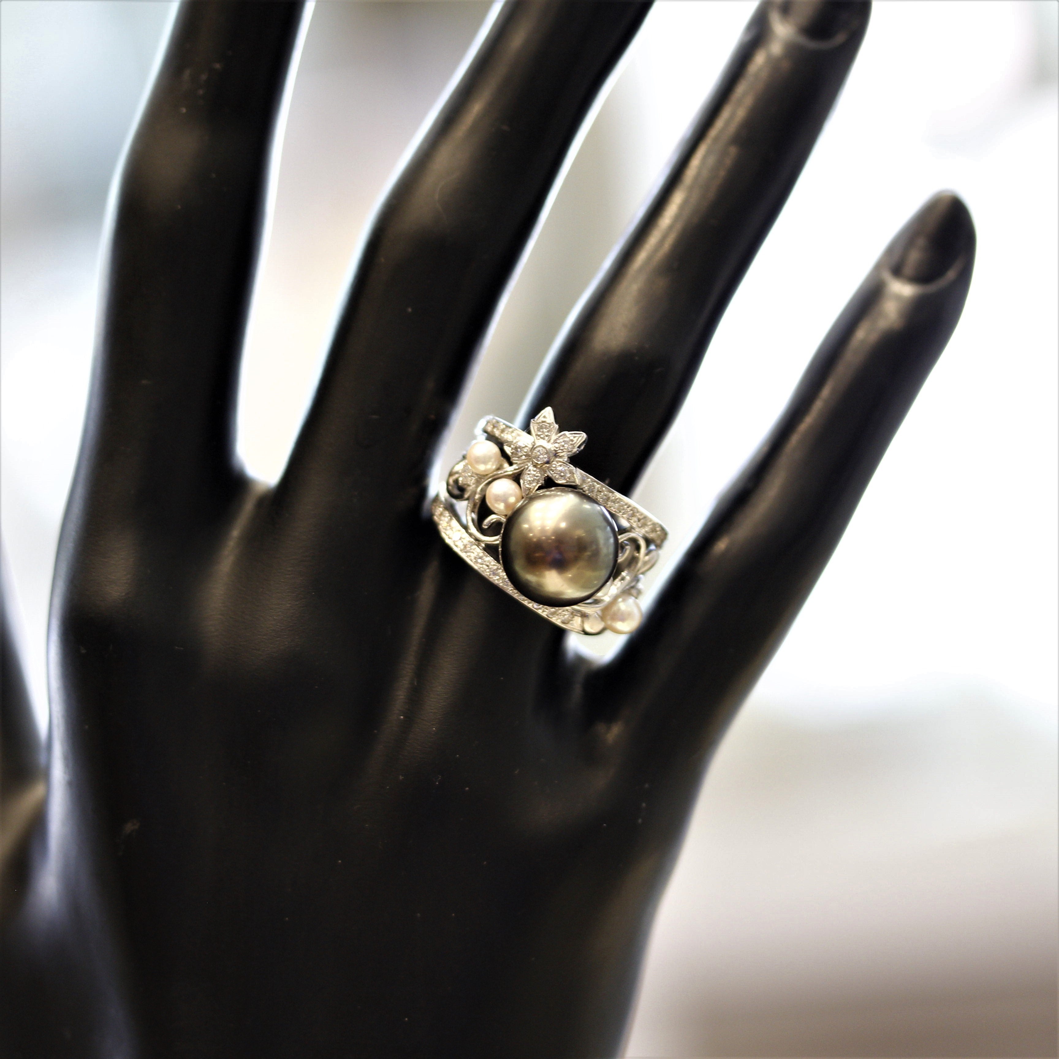 Tahitian & Akoya Pearl Diamond Gold Ring