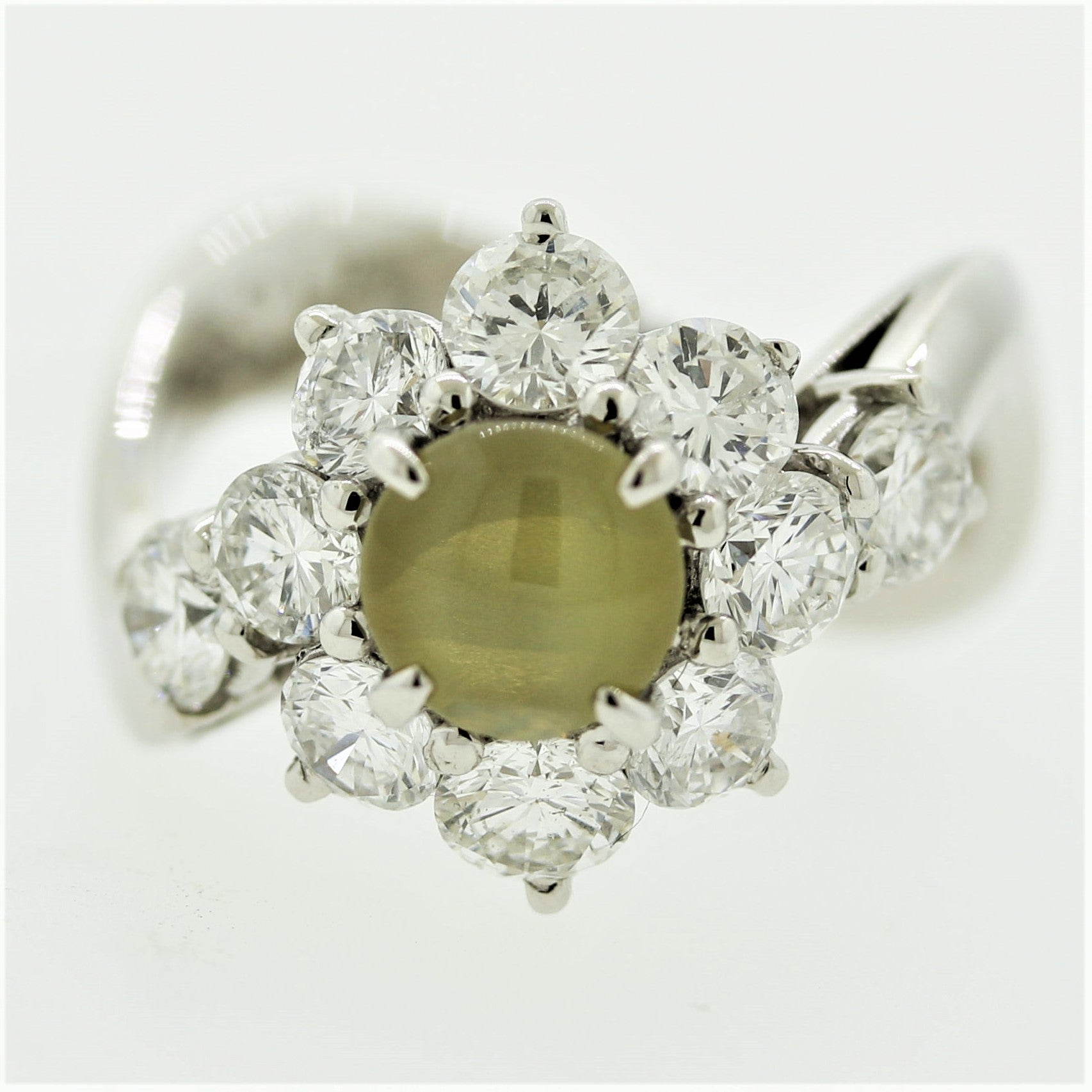 Classic Cats Eye Chrysoberyl Diamond Platinum Ring